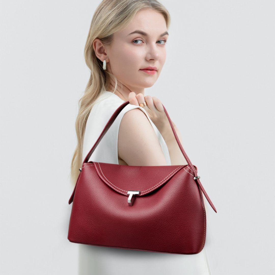 La Divine - T Handbag