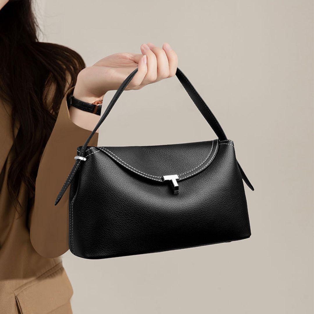 La Divine - T Handbag