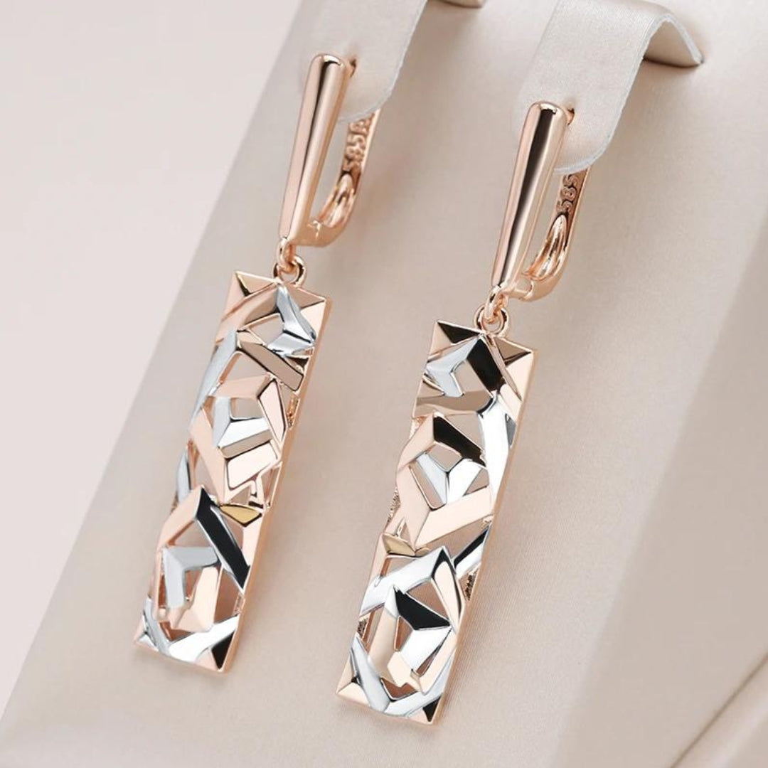 TIMELESS GOLD PEARL EARRINGS