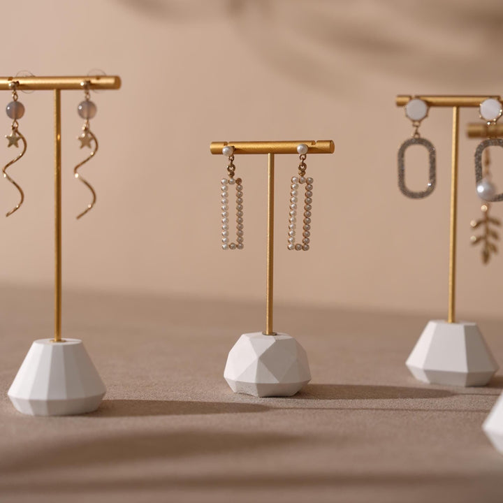 Gold T-Bar Earring Holder