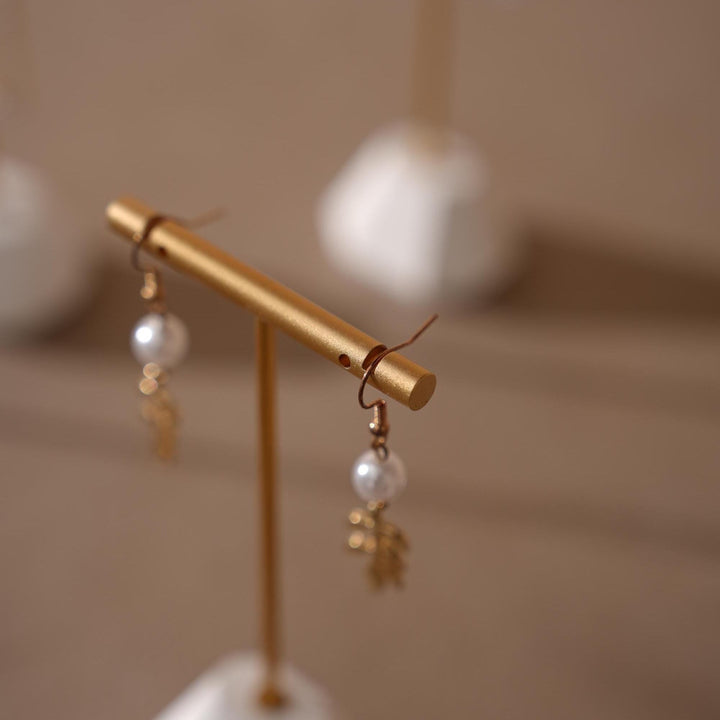Gold T-Bar Earring Holder