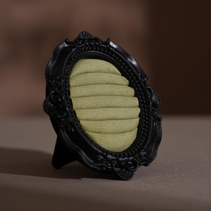 Rococo-Style Black Ring Stand