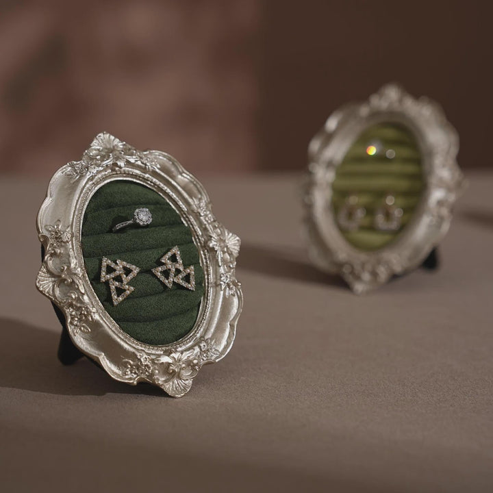 Silver Rococo Engagement Ring Stand