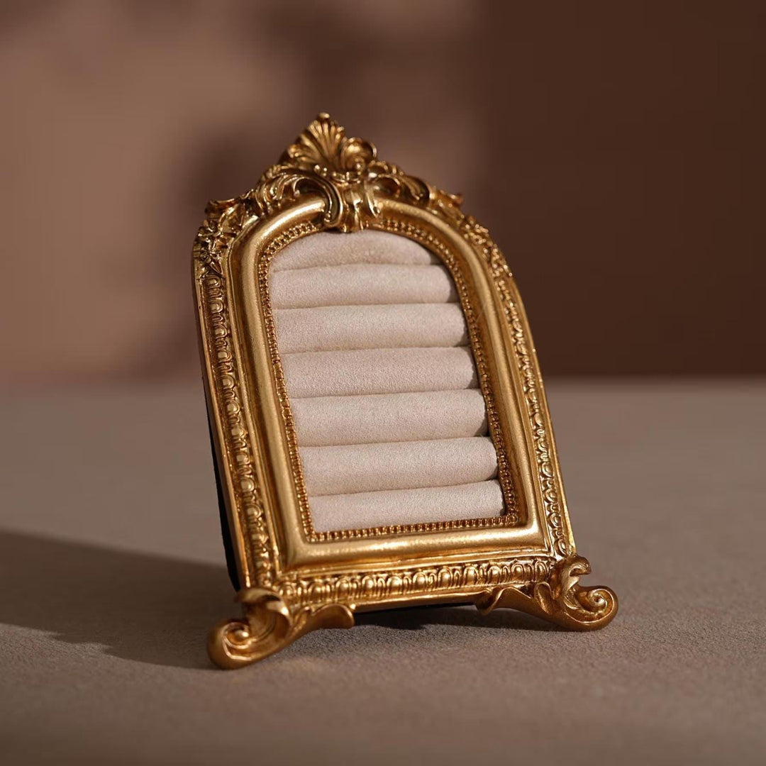 Lucky Clover Rococo Ring Stand
