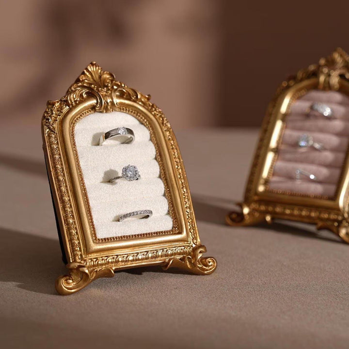 Lucky Clover Rococo Ring Stand